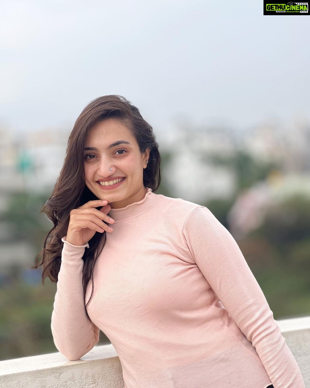 Vaishnavi Gowda Instagram - This weather 🌧️ bisi bisi bajji & RCB match 😍