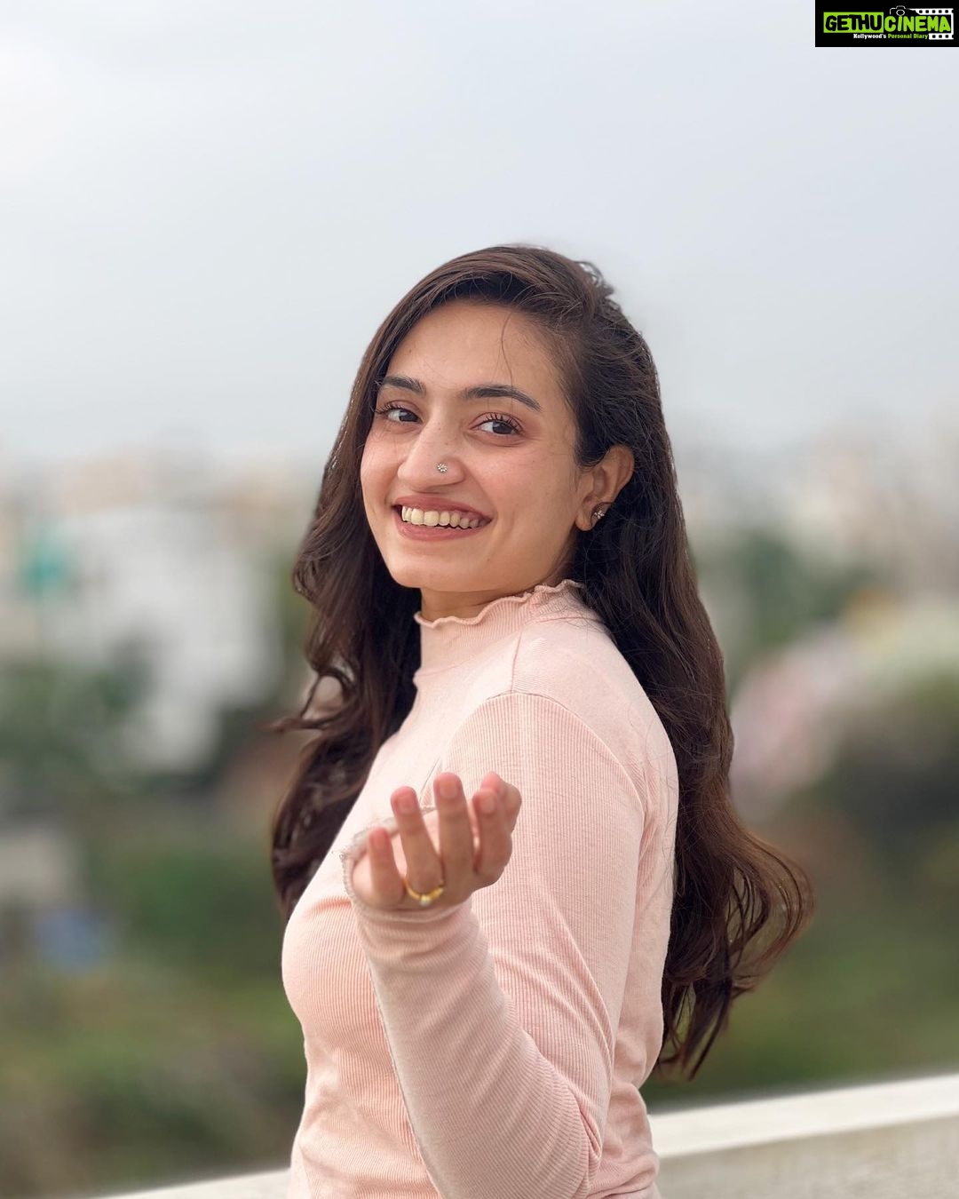 Vaishnavi Gowda Instagram - This weather 🌧️ bisi bisi bajji & RCB match 😍
