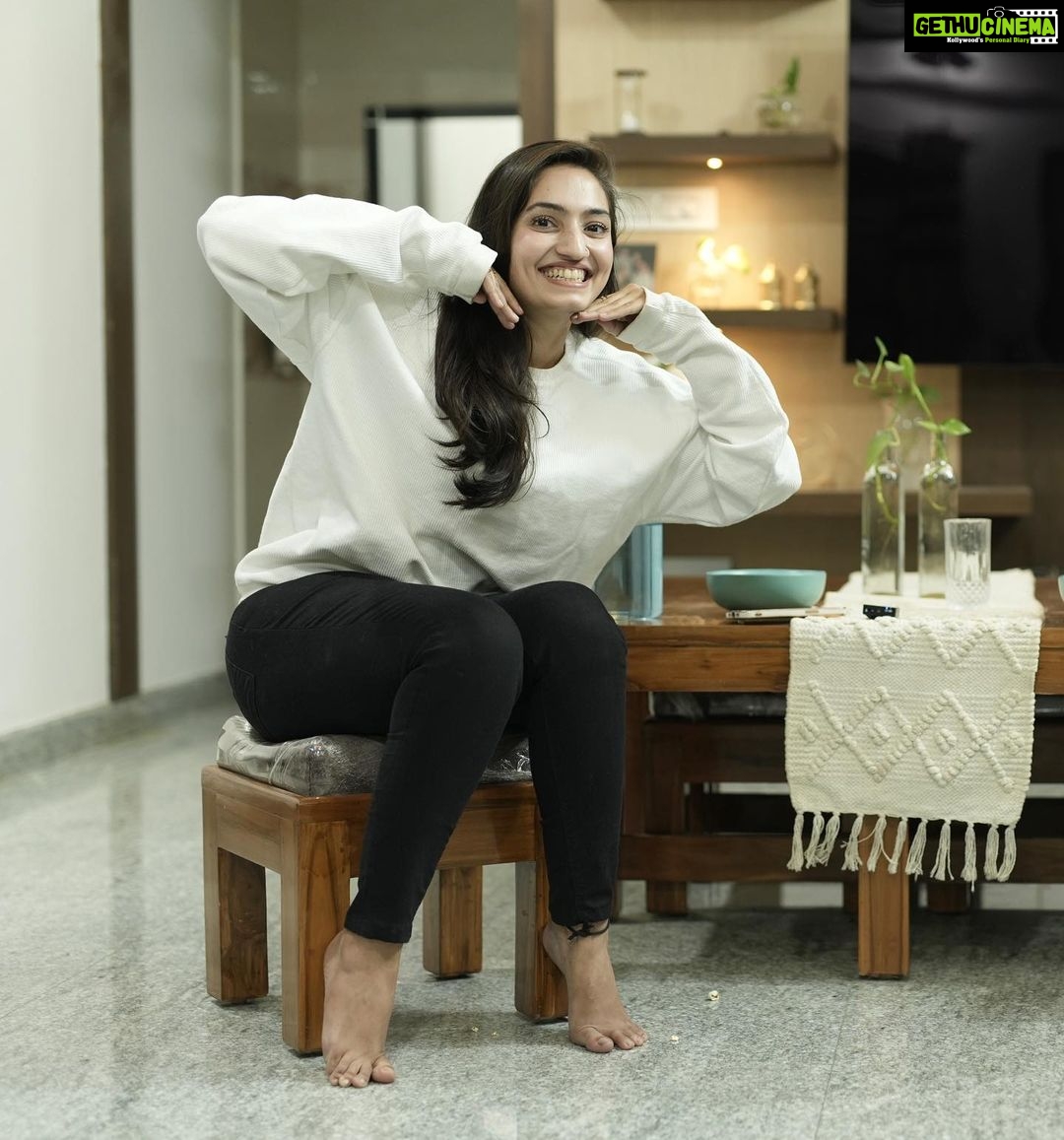 Vaishnavi Gowda Instagram - Degree’s of smile and laughter 🤭