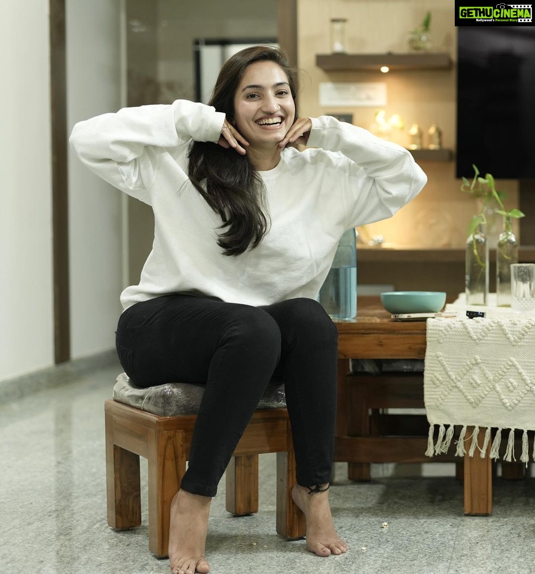 Vaishnavi Gowda Instagram - Degree’s of smile and laughter 🤭