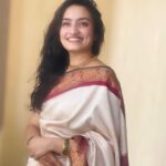 Vaishnavi Gowda Instagram - ಎಲ್ಲರಿಗೂ ಯುಗಾದಿ ಹಬ್ಬದ ಶುಭಾಶಯಗಳು , ಬೇವು ಬೆಲ್ಲ ಸವಿಯುತ ಕಹಿ ನೆನಪು ಮರೆಯಾಗಲಿ, ಸಿಹಿ ನೆನಪು ಚಿರವಾಗಿಲಿ ✨🙏🏻