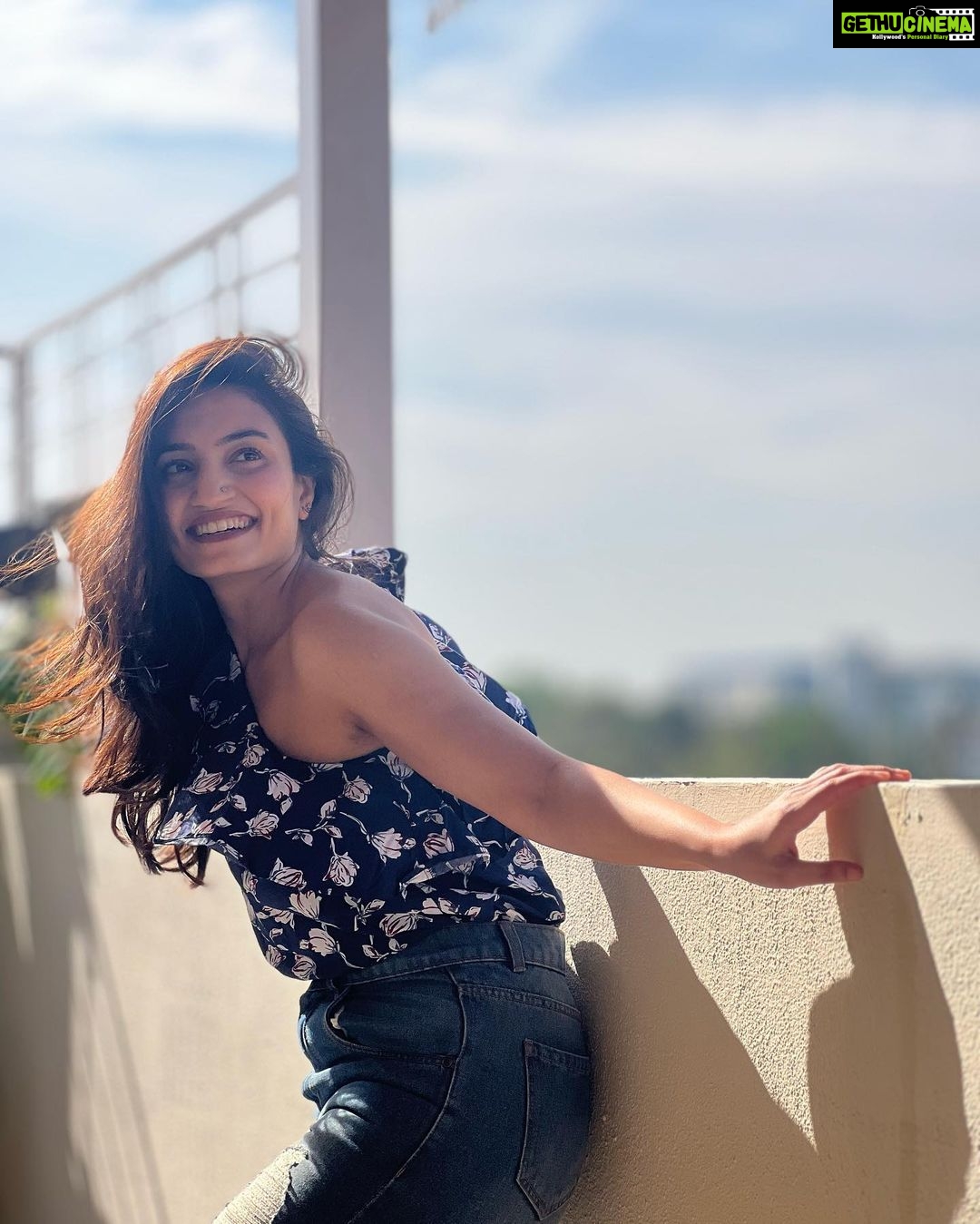 Vaishnavi Gowda Instagram - Friday feeling 🪁💙