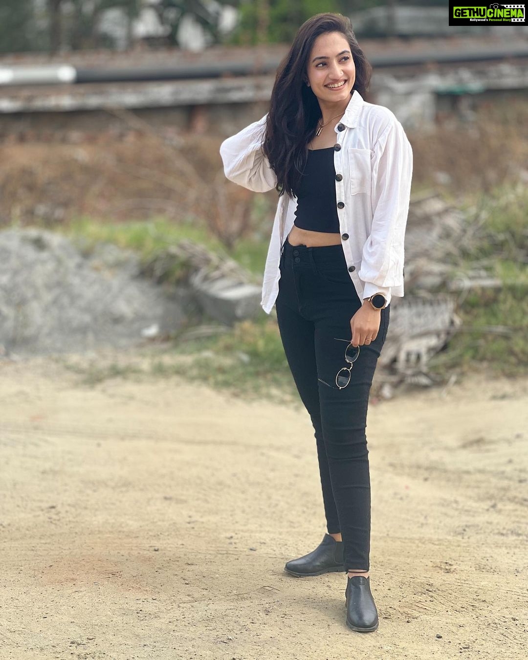 Vaishnavi Gowda Instagram - All the beauty of life is made up of light and shadow 🤍