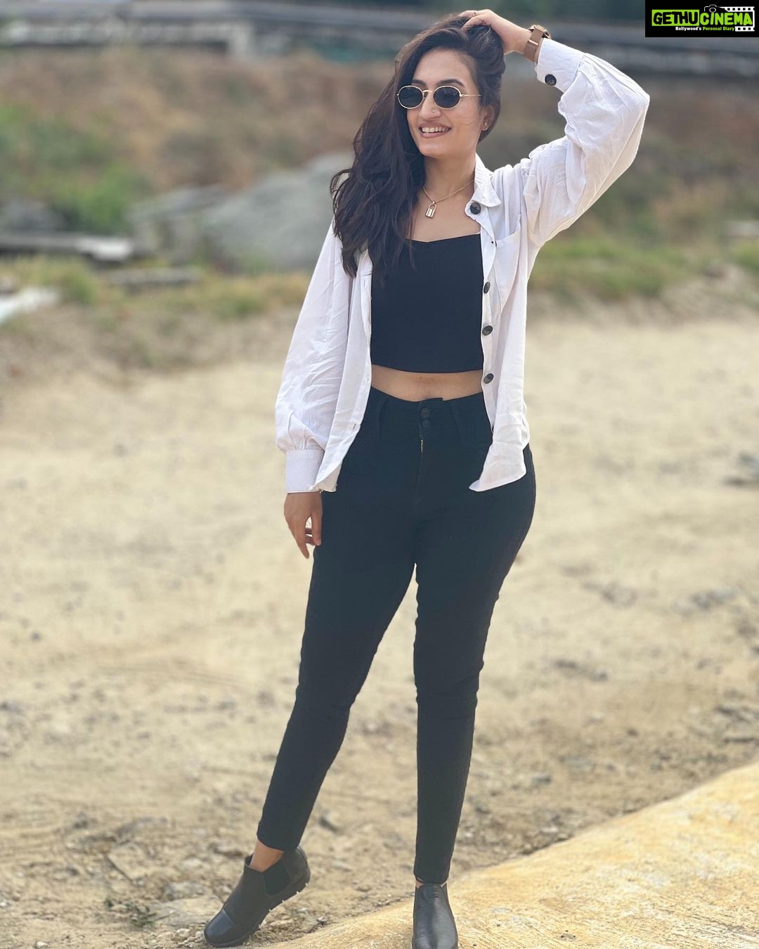 Vaishnavi Gowda Instagram - All the beauty of life is made up of light and shadow 🤍