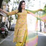 Vaishnavi Gowda Instagram - Colour colour which colour do you choose 💚💛💗 Outfit- @rangriwaaz 📸- @pkstudiophotography @d_ee_kshi