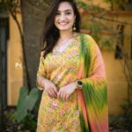 Vaishnavi Gowda Instagram - Colour colour which colour do you choose 💚💛💗 Outfit- @rangriwaaz 📸- @pkstudiophotography @d_ee_kshi