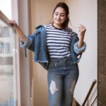 Vaishnavi Gowda Instagram - Just me and my torn jean 😉 📸- @pkstudiophotography