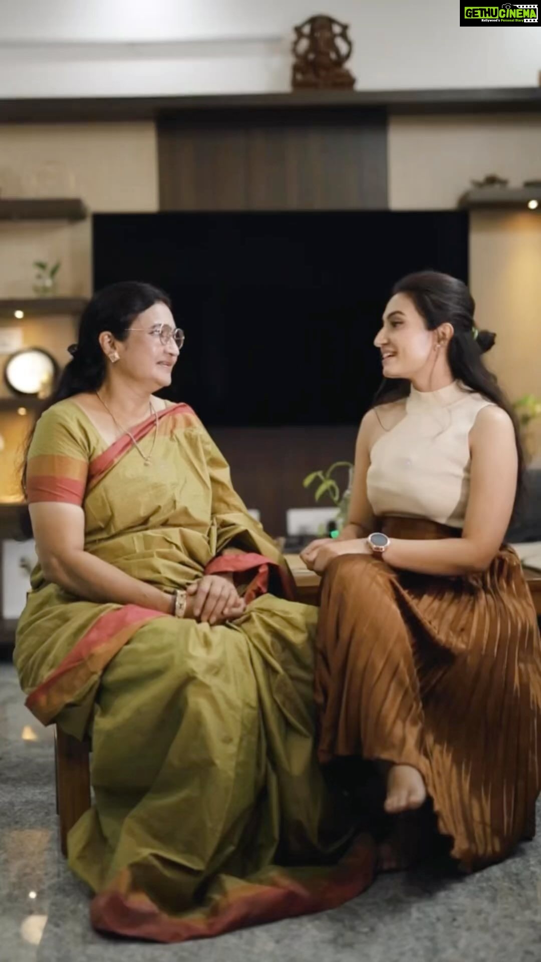 Vaishnavi Gowda Instagram - Here’s my double package of Mom’s Magic with my Mom and my new favourite box of Cookies from Sunfeast - Mom’s Magic “Cashew filled Cookies” Yes, you guessed it right and the lucky 5 winners from my previous reel are announced here in my caption below. Huge shoutout to you all ✨ The winners are “*drum rolls* @theprajwalbharadwaj @nayanaprathap @iamsindhusreedhar @explorewithsuvarna @prajith_a_m_gowda_ I can’t wait for you all to try out these loaded cashew, crunchy and one of the best tasted cookies ever in India and wait until you receive your super excited gifts from us☺️ #sunfeastmomsmagiccashewfills