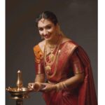 Vaishnavi Gowda Instagram – ದೀಪಾವಳಿ ಹಬ್ಬದ ಶುಭಾಶಯಗಳು🪔✨☀️
May this festival of light bring a lot of peace, joy, happiness and positivity in your day and the rest of your life ✨🎉
#deepavali #lights #festival