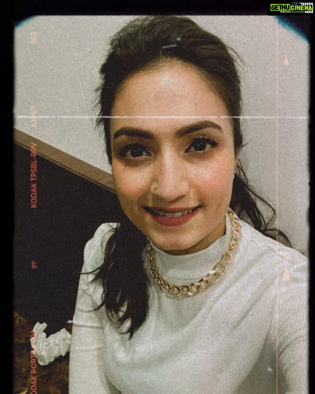 Vaishnavi Gowda Instagram - Don’t look at the caption.. look at the selfie’s 😉