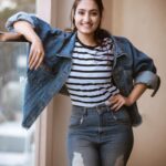 Vaishnavi Gowda Instagram - Just me and my torn jean 😉 📸- @pkstudiophotography
