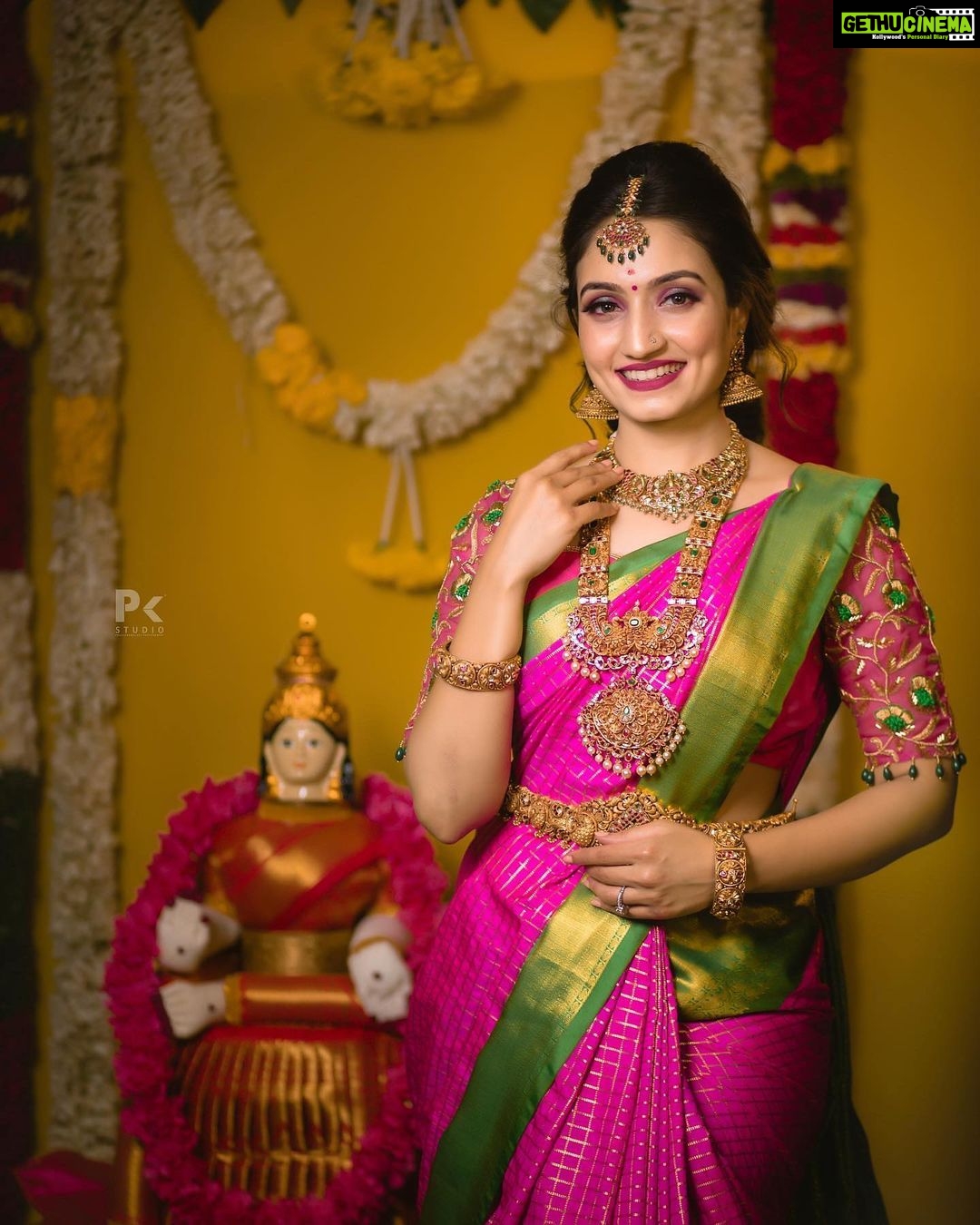 Vaishnavi Gowda Instagram - There’s something super special about traditional attire’s ! Holds us tight to our roots and connects us ♥️