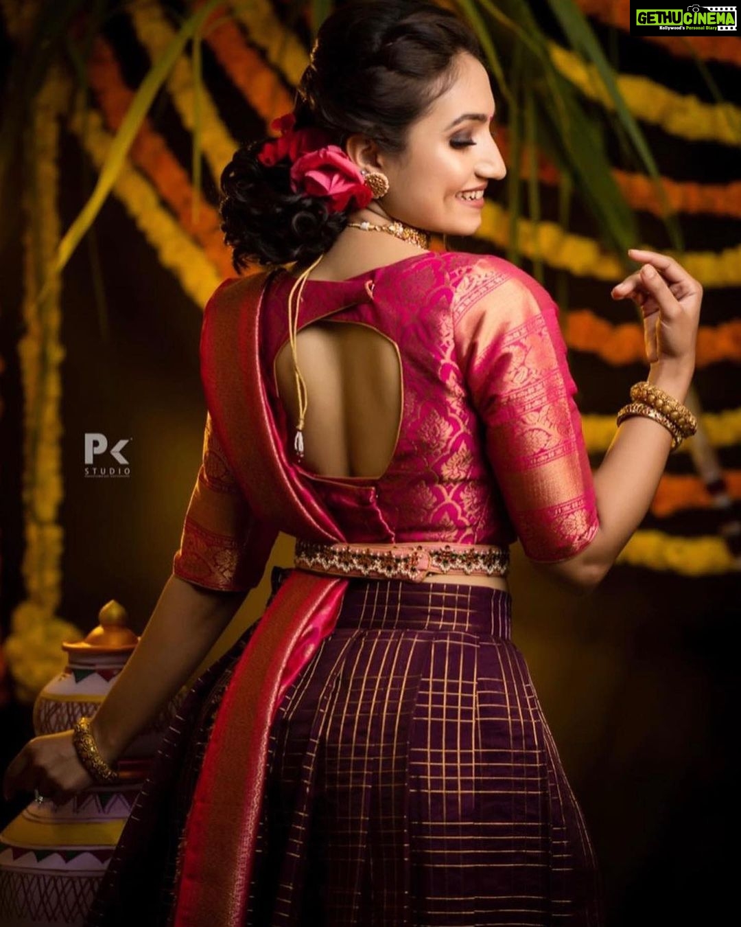 Vaishnavi Gowda Instagram - There’s something super special about traditional attire’s ! Holds us tight to our roots and connects us ♥️