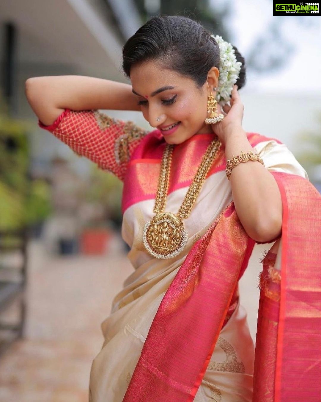 Vaishnavi Gowda Instagram - There’s something super special about traditional attire’s ! Holds us tight to our roots and connects us ♥️