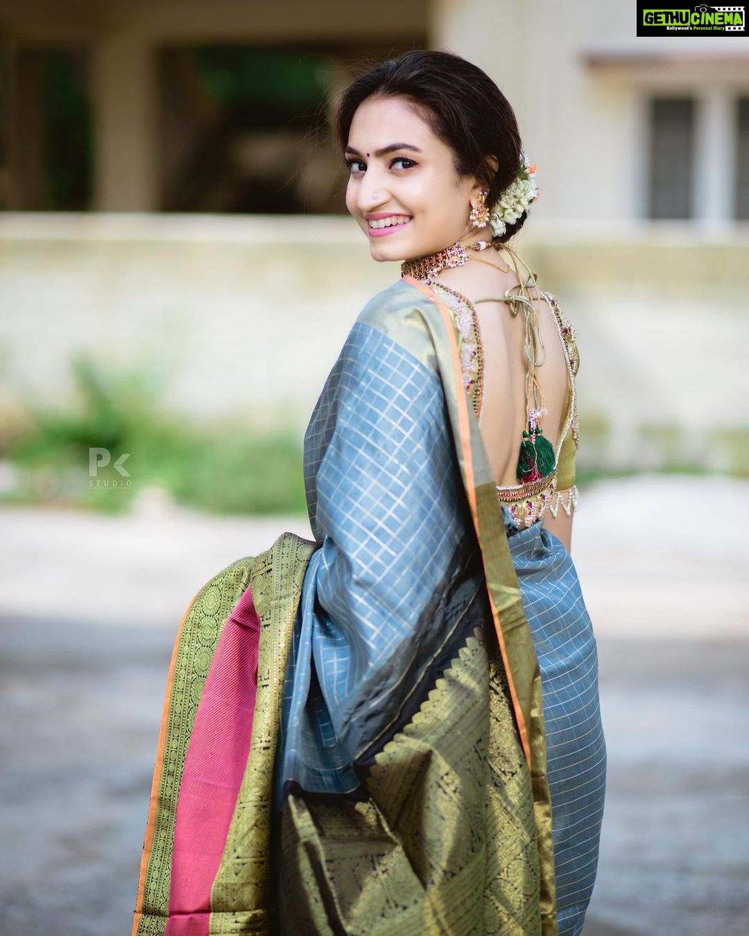 Vaishnavi Gowda Instagram - There’s something super special about traditional attire’s ! Holds us tight to our roots and connects us ♥️