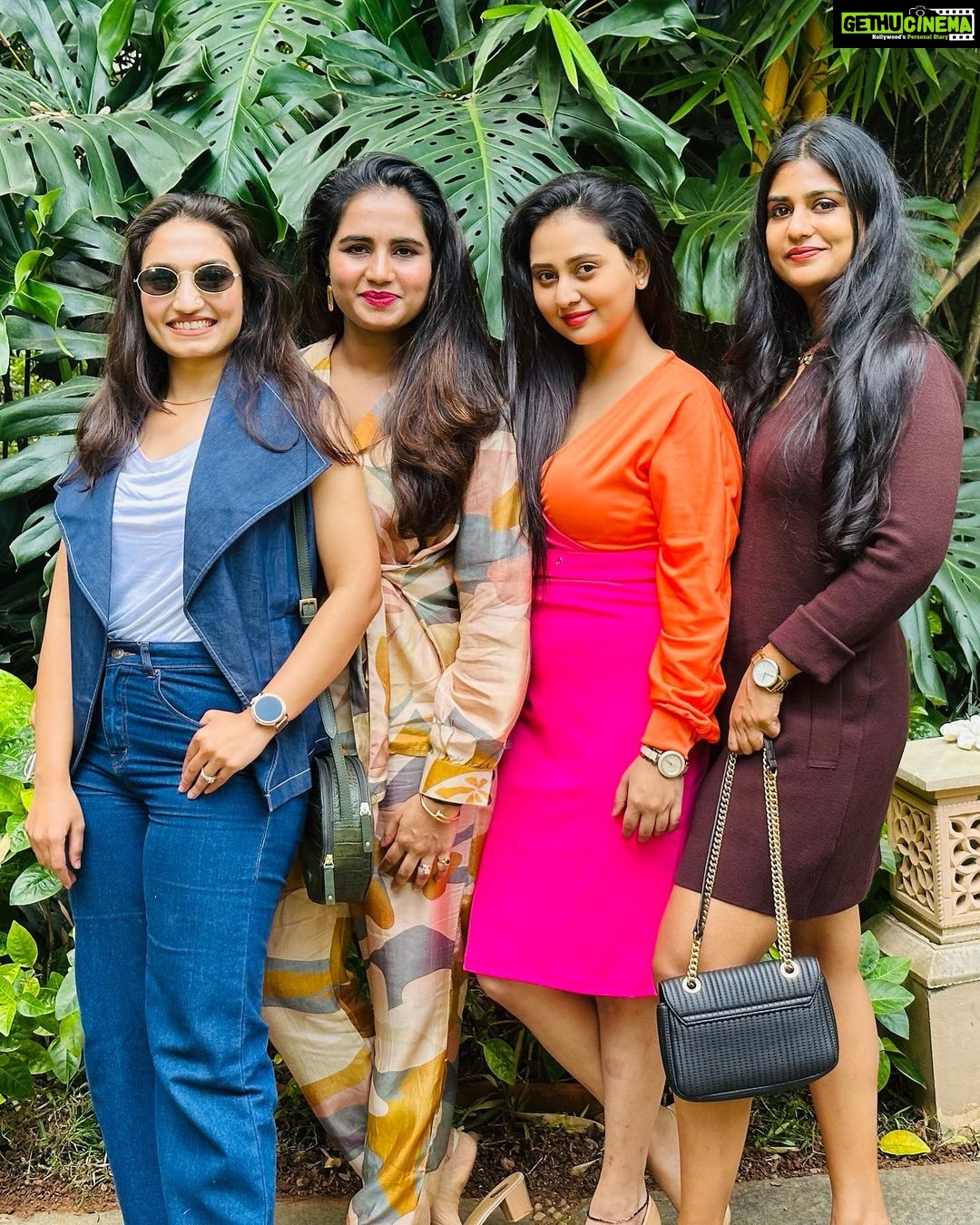 Vaishnavi Gowda Instagram - Friends 😬 14 years and counting ♥️