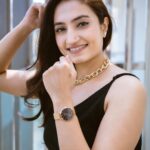 Vaishnavi Gowda Instagram - What the heart wants, the heart gets. Specially if it’s on sale 😋 @danielwellington’ Black Friday sale is here with up to 50% off on select products and an additional 15% off with my code 'VAISHNAVIXDW’