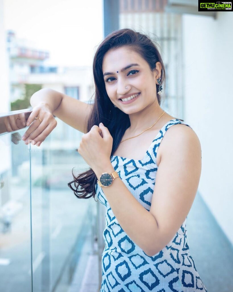 Vaishnavi Gowda Instagram - @danielwellington ’s End of Season Sale is now live! YES, you read that right. Check out their exciting sale of up to 30% off on selected watches and use my code “VAISHNAVIXDW ” to get extra 15% off on their website danielwellington.com #ad #danielwellington #dwindia
