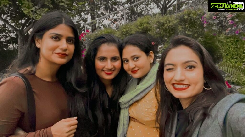Vaishnavi Gowda Instagram - Cheers to our 13 years of friendship ❤️ So much has changed but the friendship remains the same ✨ Just wanna give a big a hug and say happy friendship day beauties ✨😘 #thefantasticfour 😉 @poojashetty.6 @nimmaamulya @anju_gangatkar