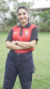 Vaishnavi Gowda Instagram - ಗೆಲ್ಲೋವರೆಗು Cup-u 🏆 ನಿಲ್ಲೋದಿಲ್ಲ Hope-u ! 🤩
#rcb #willhavegreatwin💥