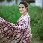 Vaishnavi Gowda Instagram - It’s a good day to be happy 💫 #vaishnavi #instagram #sareelove Makeup- @druthinarayan_artistry Photography - @pkstudiophotography Designer- @samyakksarees Jewels- @velvetboxby Namma Bengaluru- ನಮ್ಮ ಬೆಂಗಳೂರು