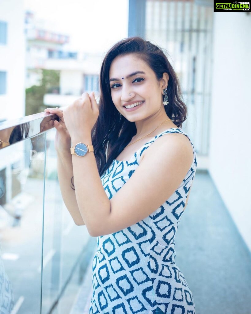 Vaishnavi Gowda Instagram - @danielwellington ’s End of Season Sale is now live! YES, you read that right. Check out their exciting sale of up to 30% off on selected watches and use my code “VAISHNAVIXDW ” to get extra 15% off on their website danielwellington.com #ad #danielwellington #dwindia