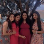 Vaishnavi Gowda Instagram - Cheers to our 13 years of friendship ❤️ So much has changed but the friendship remains the same ✨ Just wanna give a big a hug and say happy friendship day beauties ✨😘 #thefantasticfour 😉 @poojashetty.6 @nimmaamulya @anju_gangatkar