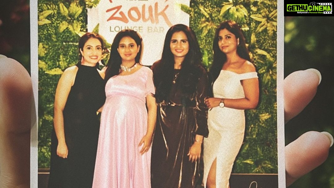Vaishnavi Gowda Instagram - Cheers to our 13 years of friendship β€οΈ So much has changed but the friendship remains the same β¨ Just wanna give a big a hug and say happy friendship day beauties β¨π #thefantasticfour π @poojashetty.6 @nimmaamulya @anju_gangatkar
