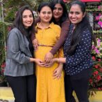 Vaishnavi Gowda Instagram - Cheers to our 13 years of friendship ❤️ So much has changed but the friendship remains the same ✨ Just wanna give a big a hug and say happy friendship day beauties ✨😘 #thefantasticfour 😉 @poojashetty.6 @nimmaamulya @anju_gangatkar