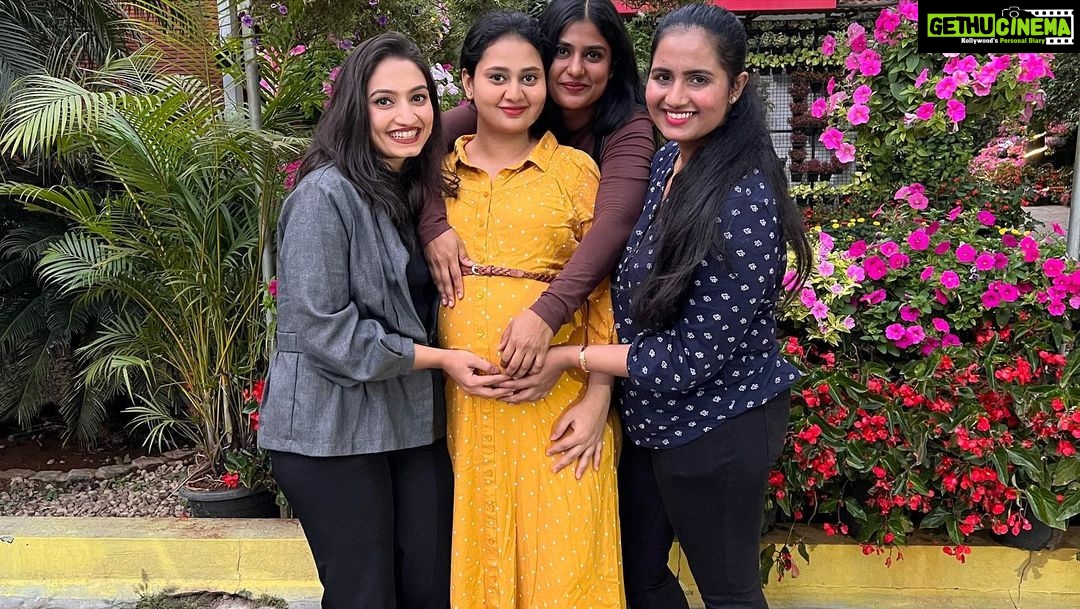 Vaishnavi Gowda Instagram - Cheers to our 13 years of friendship β€οΈ So much has changed but the friendship remains the same β¨ Just wanna give a big a hug and say happy friendship day beauties β¨π #thefantasticfour π @poojashetty.6 @nimmaamulya @anju_gangatkar