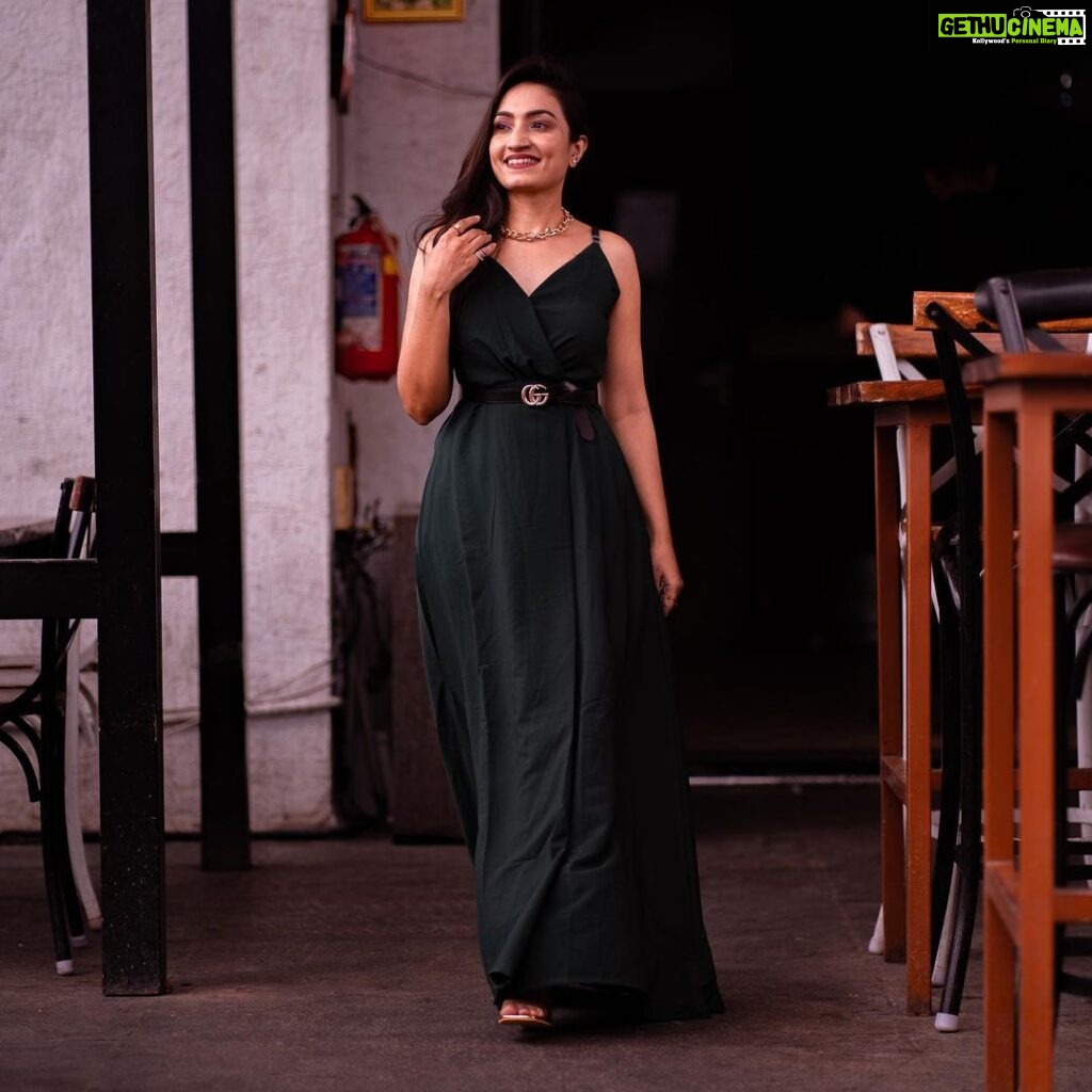 Vaishnavi Gowda Instagram - Blue blue God bless you ! Green Green ….. …… Complete it if you’ve ever played this … 🤪 PC - @karthikrameshphotography