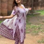 Vaishnavi Gowda Instagram - Reflecting back on life just gives me a lotta peace and gratitude to all the teachers made me who I am ! 🙏🏻 Happy teacher’s Day ✨🙏🏻😇 Outfit- @kavi_siniboutique