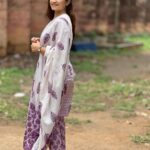 Vaishnavi Gowda Instagram - Reflecting back on life just gives me a lotta peace and gratitude to all the teachers made me who I am ! 🙏🏻 Happy teacher’s Day ✨🙏🏻😇 Outfit- @kavi_siniboutique