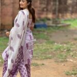 Vaishnavi Gowda Instagram - Reflecting back on life just gives me a lotta peace and gratitude to all the teachers made me who I am ! 🙏🏻 Happy teacher’s Day ✨🙏🏻😇 Outfit- @kavi_siniboutique