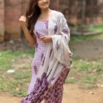 Vaishnavi Gowda Instagram - Reflecting back on life just gives me a lotta peace and gratitude to all the teachers made me who I am ! 🙏🏻 Happy teacher’s Day ✨🙏🏻😇 Outfit- @kavi_siniboutique