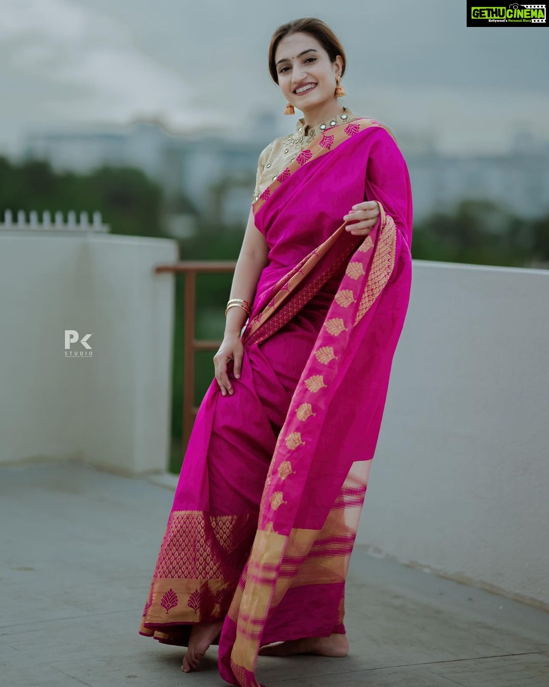 Vaishnavi Gowda Instagram - Pink saree 😍