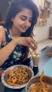 Varshini Sounderajan Instagram - Did you ever try this combination??? #murukulu+ chai= deadly combination