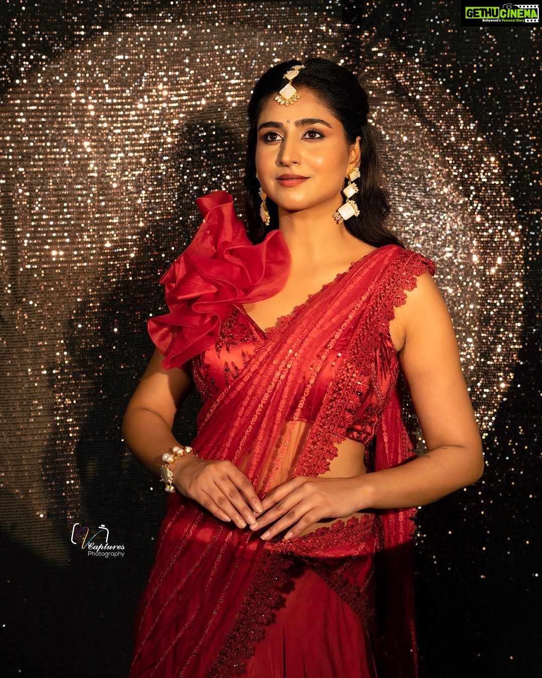 Varshini Sounderajan Instagram - Andhariki Vinayaka chavithi shubhakanshalu 🙏 Watch #ganapathipapamoriya on @starmaa 12pm Wearing @bhargavi.amirineni Jewels @houseofqc Makeup @pritikakapoorartistry PC @v_capturesphotography