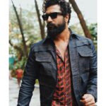 Vicky Kaushal Instagram - #TGIF . In cinemas 22nd Sept! #yrf50 #TheGreatIndianFamily 🍿🍿🍿
