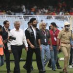 Vicky Kaushal Instagram - What a great experience to watch the iconic derby match- East Bengal FC vs Mohun Bagan SG at the 132nd Durand Cup in Kolkata! It’s the oldest tournament in Asia and 3rd oldest in the world conducted by the Indian Army. FM Sam Manekshaw himself has graced the event in the past for multiple years to hand over the trophies to the winning teams. Honoured to have associated which such a great legacy! @thedurandcup @indianarmy.adgpi Salt Lake Stadium