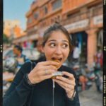 Vidhi Pandya Instagram - You are scrolling through my camera roll. ♥️📸 #beuniquelyyou #love
