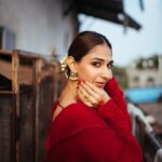 Vidhi Pandya Instagram - Kabhi kisi ko muqammal jahaan nahi milta, kahi zameen, kahi aasmaan nahi milta. - Nida Fazli 🥀 Photographed by - @bharat_rawail Makeup by - @makeupbynidhhikaushal Hair by - @_hair.me.out._ #beuniquelyyou #love
