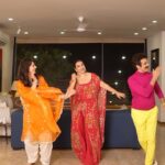Vidya Balan Instagram - I have loved the Khichdi Parivaar and their madness…I’m sure you do too!! Join me in doing the Vande Raka Challenge... Song out now: https://www.youtube.com/watch?v=KUoPXG7AuMc #Khichdi2 #KhichdiFan #VandeRaka