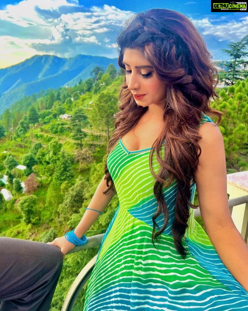 Vindhya Tiwari Instagram - I love to be genuine and real always….the more I know myself the more I’m in love with myself - always a little bit more 😊❤️ #mountains #greenery🌿 #portrait #photooftheday #location #shootdiaries Ranikhet-The beauty of hills