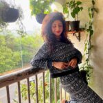 Vindhya Tiwari Instagram – Aawaz do humko hum kho gaye 🙈😂 always in my cute little world 🌎 #pyarapyara Hyderabad India