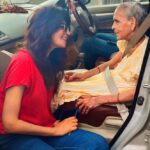 Vindhya Tiwari Instagram – बड़ो का सम्मान करती हूँ,
उनसे भी सम्मान पाती हूँ, यह तो बड़े बुजुर्गों का आशीर्वाद है –
जो मैं इतना खुश नजर आती हूँ -नानी जी ❤️ Mumbai, Maharashtra