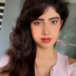 Vindhya Tiwari Instagram – Stars in my eyes ✨dreams in my he❤️rt #blurryselfie Mumbai – The City of Dreams