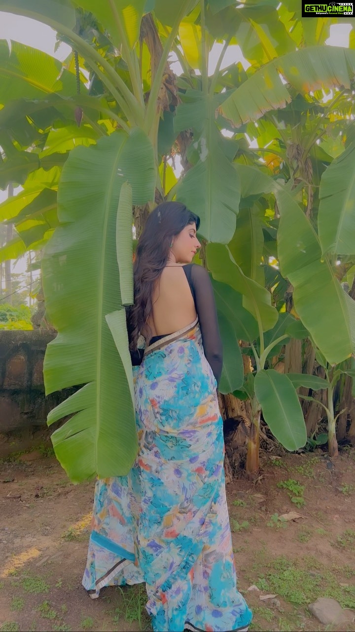 Vindhya Tiwari Instagram - Straight from black n white era to colourful era 💙 #webseries #comingup #bollywood Mumbai - मुंबई