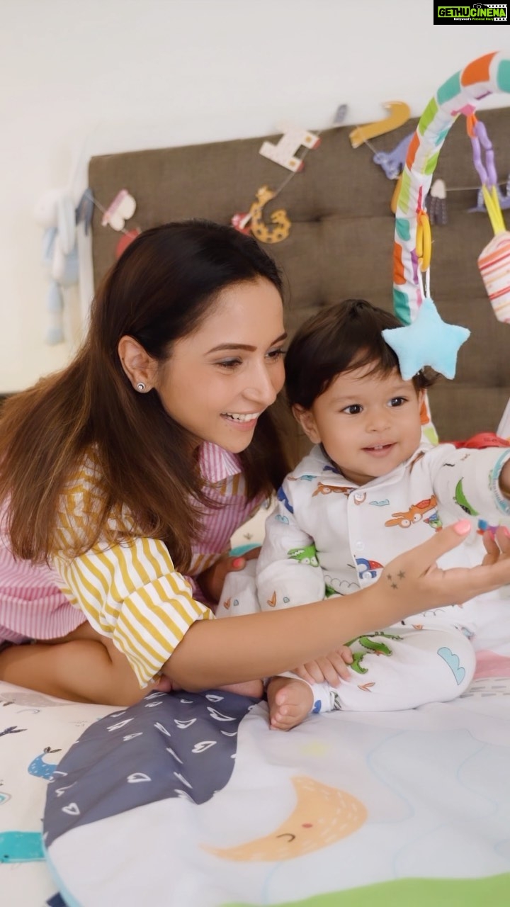 Vinny Arora Instagram - Zayn loves his relaxing massage time. @figarobaby_india Massage Oil and Lotion are made with the Goodness of Olive Oil and enriched with Vitamin E. It’s safe as it is dermatologically tested and does not contain any paraben and Mineral oil, making it a perfect product for my baby skin care. Don’t we all want to be acknowledged as new moms? Well, Figaro Baby heard me & earned all my trust when they took care of my concerns of baby care .. now I can truly “relax” Take care of yourself, while Figaro baby takes care your baby. Its Available on FirstCry and Amazon. #ListenToNewMoms #newborncare #babycare #babylotion #newmom #babymassageoil #momlife #figarobaby #motherhood #newmoms