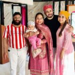 Vinny Arora Instagram - सुना था, ”जब ख़ुद माँ बनोगी तो समझोगी” समझ गई, माँ जैसा कोई नहीं ❤️ No matter how old I get , how far I go .. I will always need you mumma, WE will always need you @parminderkarora 😘😘 Happy birthday to the pillar of our world ❤️❤️